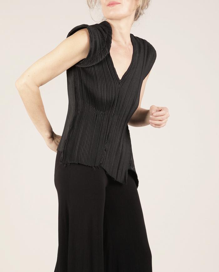 'live sculpture' pleated stretch top