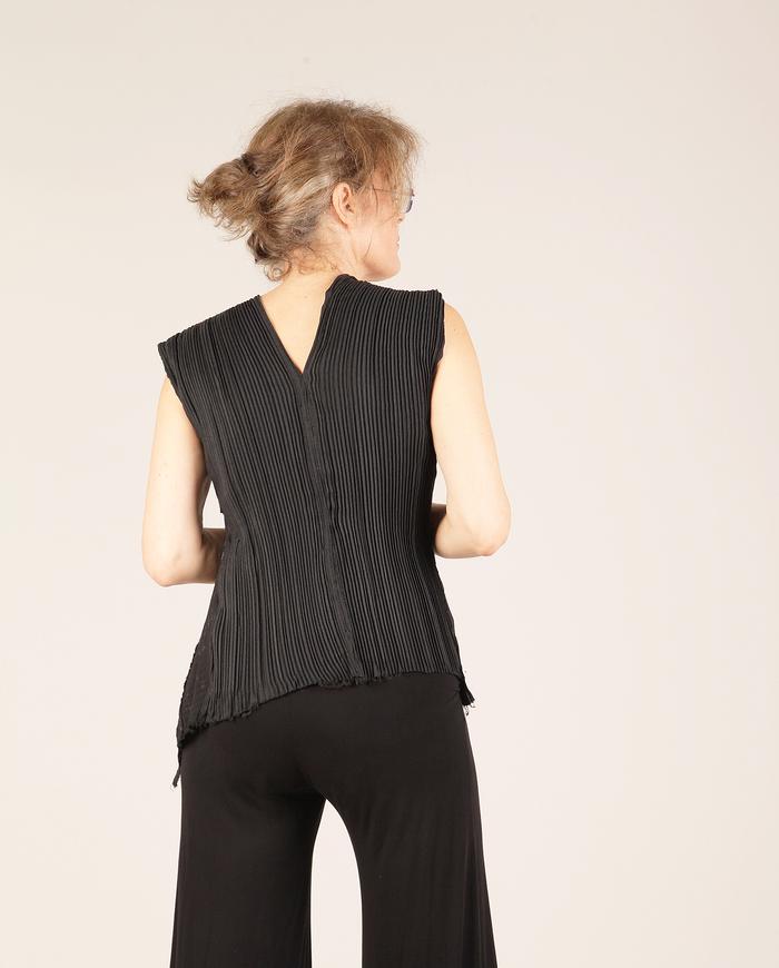 'live sculpture' pleated stretch top