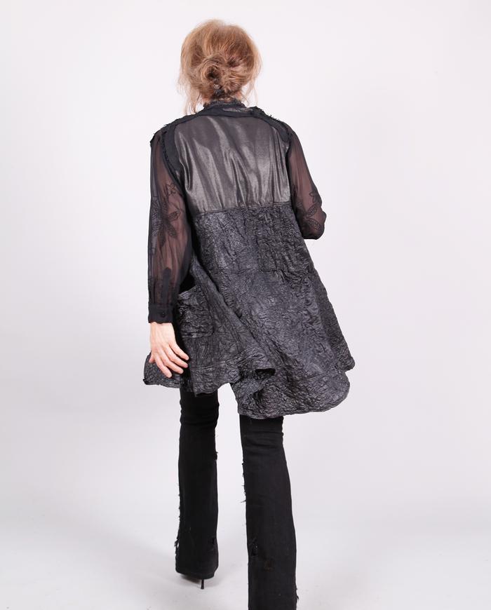 'flowing gunmetal' fully 3D-textured gray/black fall jacket