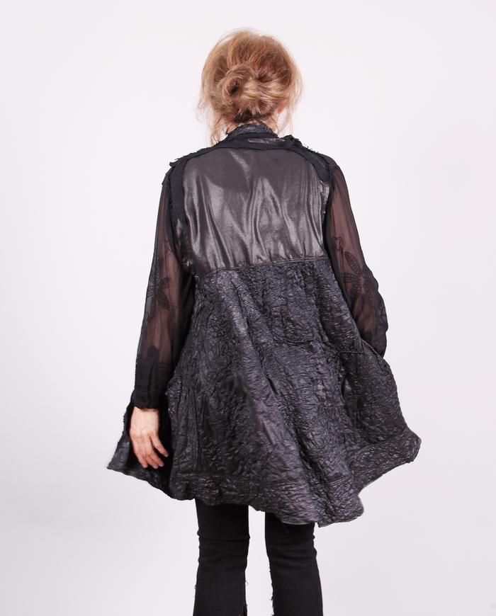 'flowing gunmetal' fully 3D-textured gray/black fall jacket