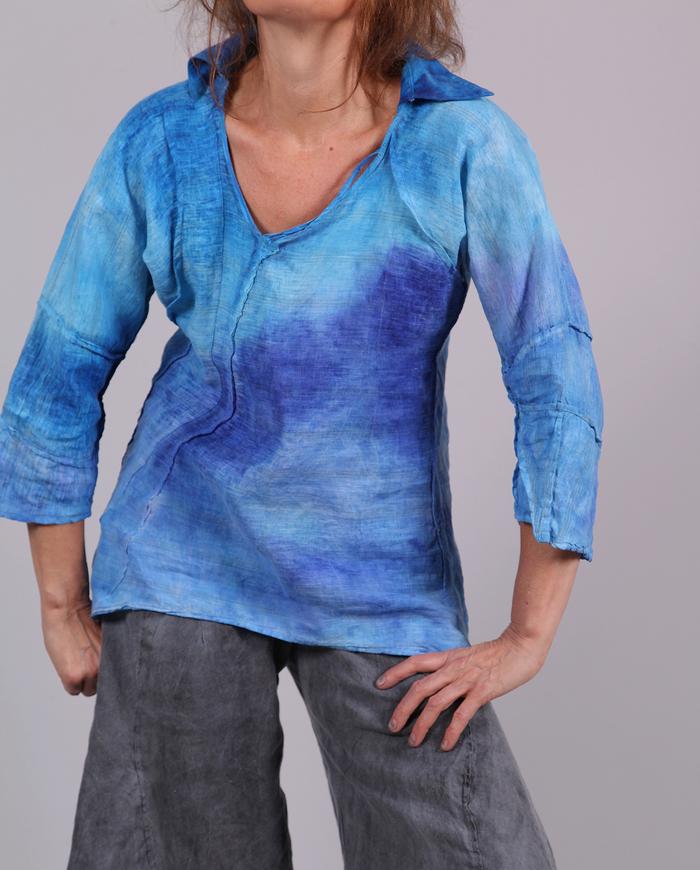 'brigthen the blues' Belgian linen distressed blouse