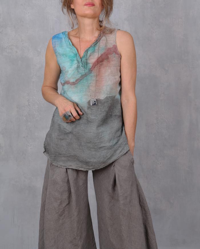 'light and dark' sleeveless Belgian linen top