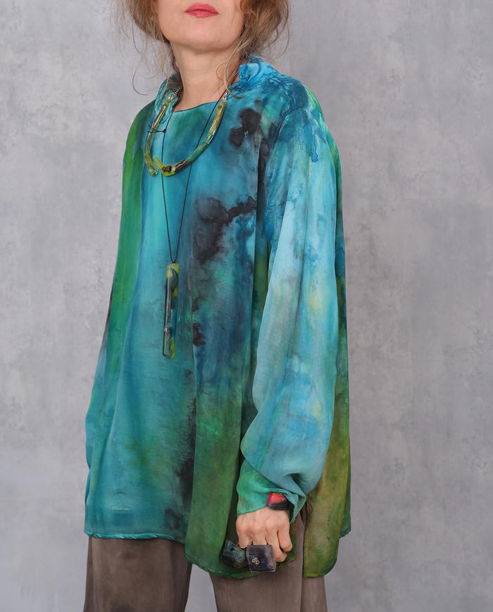 'whispering forest' loose-fitting silk crepe blouse