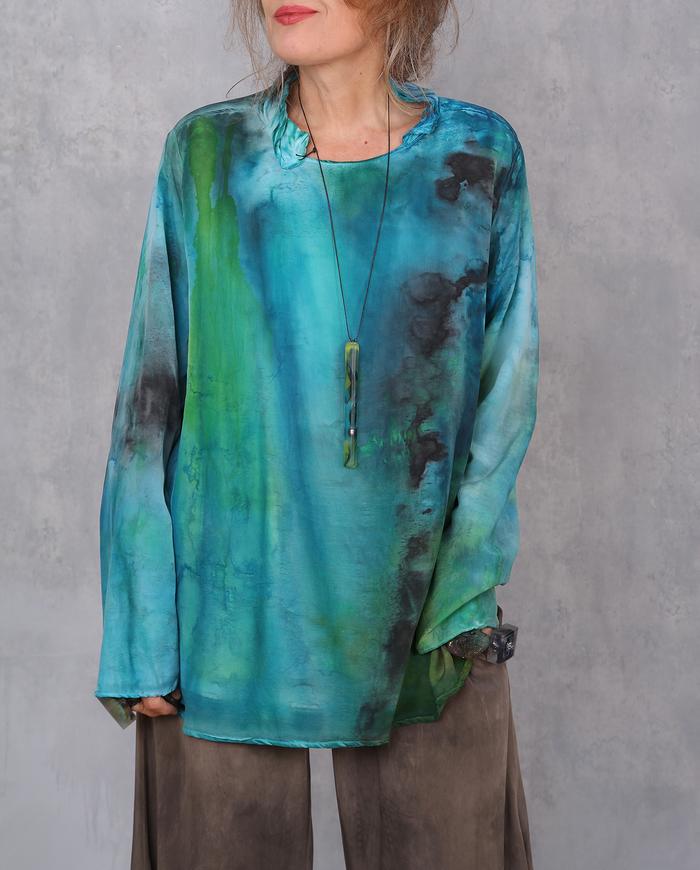 'whispering forest' loose-fitting silk crepe blouse