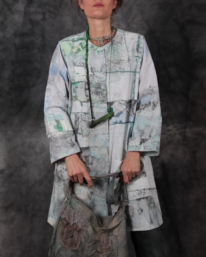 collarless abstract print green on white kaftan