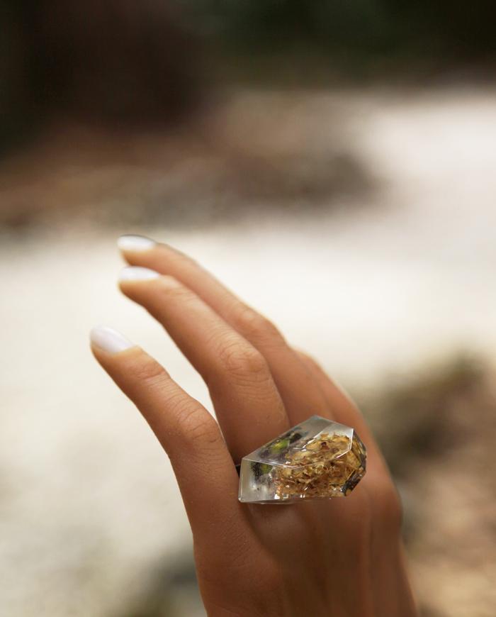 'a hint of nature' small clear geometric art ring