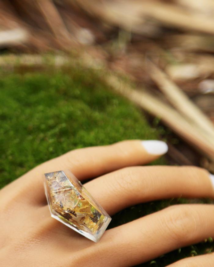 'a hint of nature' small clear geometric art ring