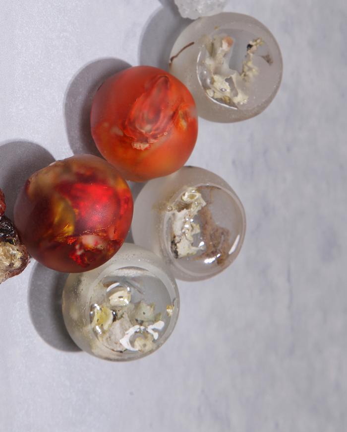 'roses are red' chunky flexible bauble art necklace