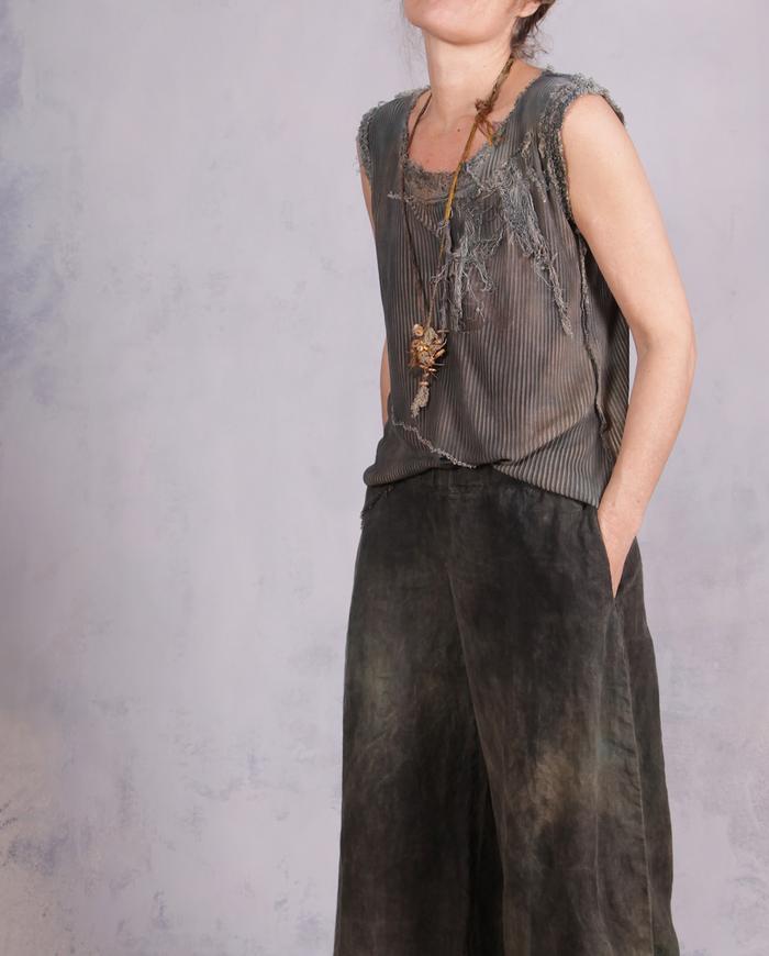 'natural flow' detailed knit silk sleeveless top