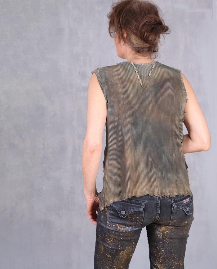'natural flow' detailed knit silk sleeveless top