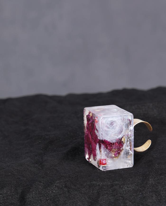 'a rose in winter' statement art ring