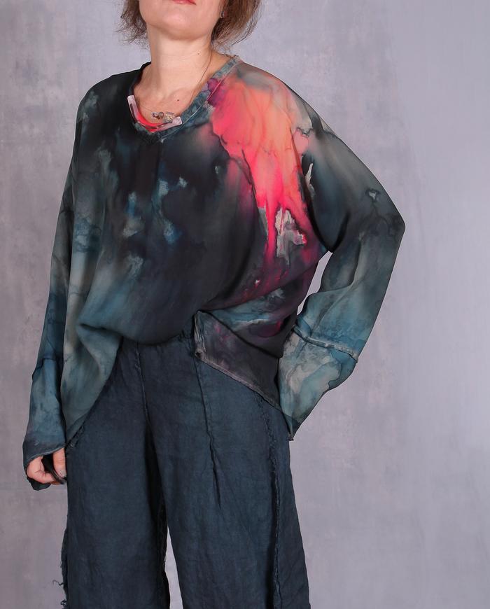 'if colors could talk' one size lightweight silk top