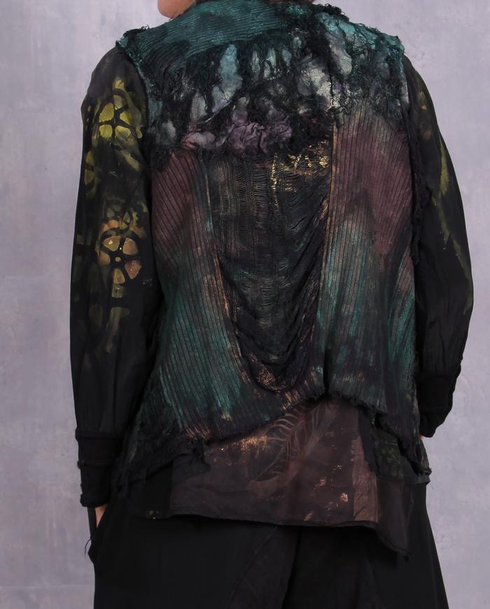 'all grooves and lines' detailed asymmetrical art vest