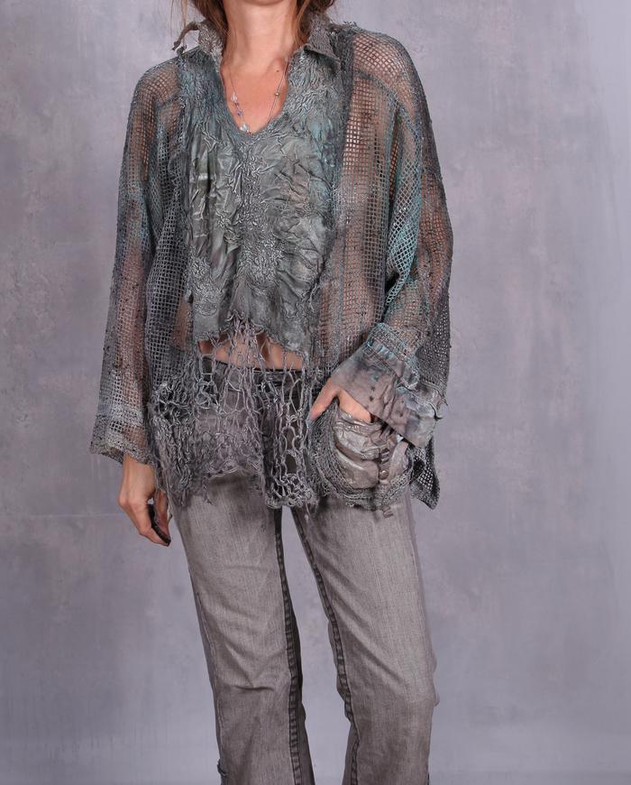 'natural texture play' detailed mixed fabrics one size top