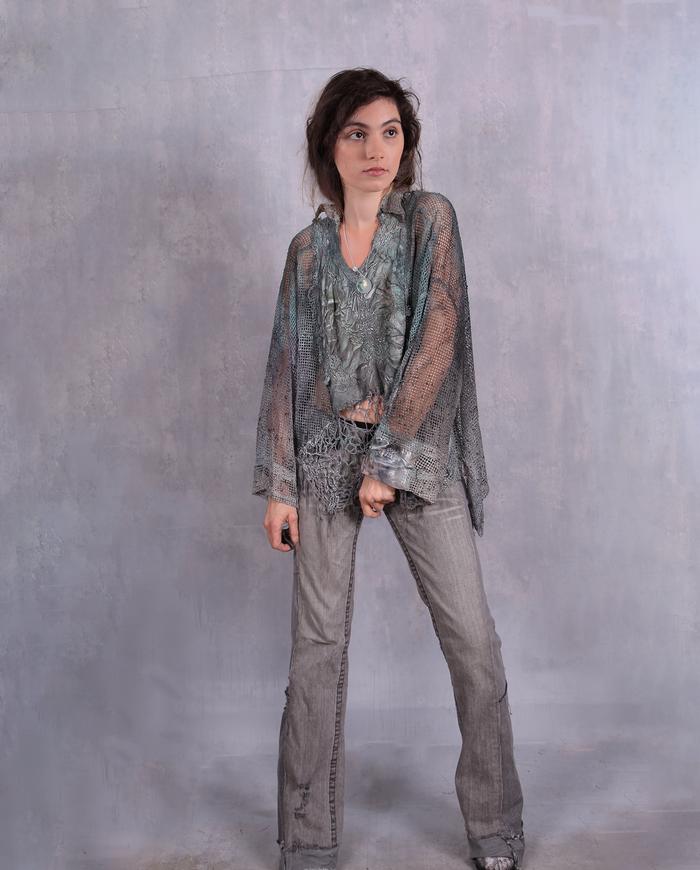 'natural texture play' detailed mixed fabrics one size top