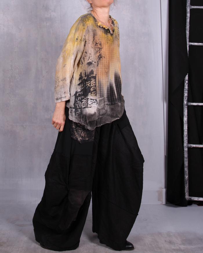 'rusty skyline' one size soft blouse