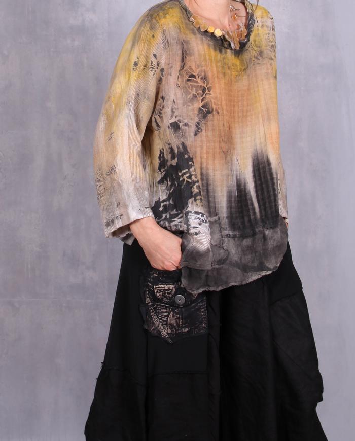 'rusty skyline' one size soft blouse