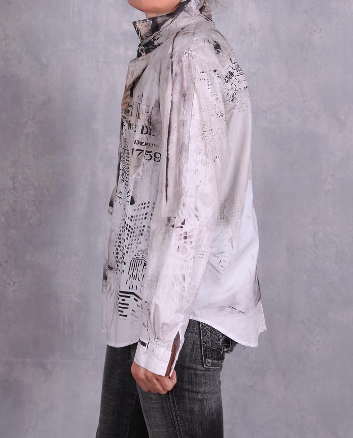'a modern story' graphic button-down