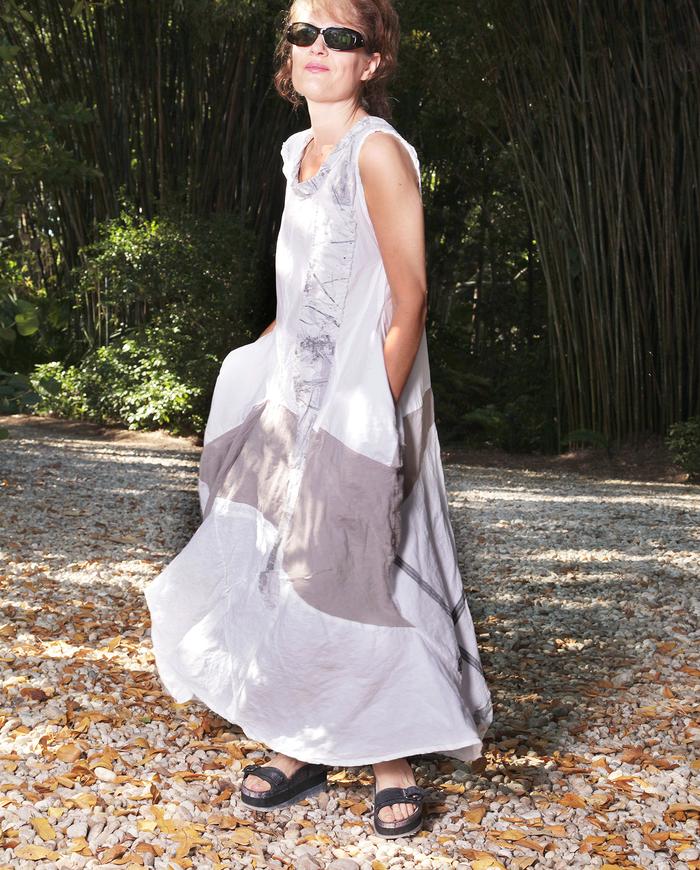 loose-fitting full patchwork white and gray summer dress