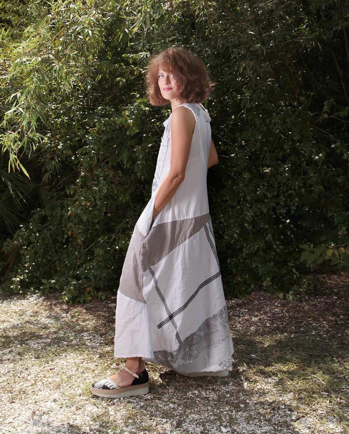 loose-fitting full patchwork white and gray summer dress