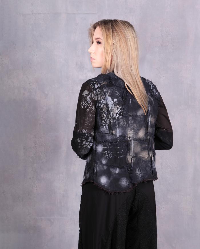 'like in a black and white movie' detailed fitted jacket