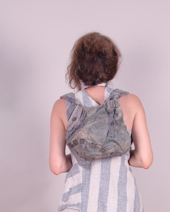 'is it paper, is it not' detailed shoulder bag