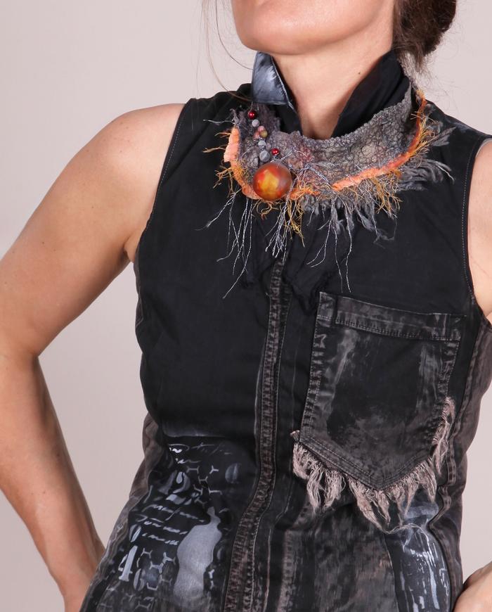 'in and round the sun' fiber art necklace