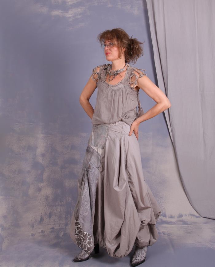 'very fully appreciated' neutral gray sculpted skirt