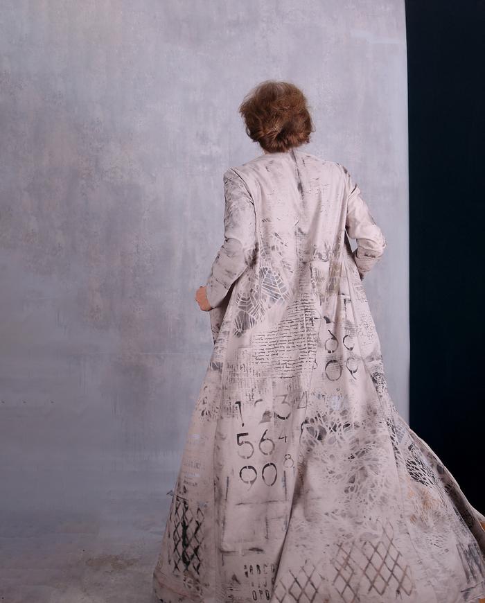 'in one light sweep' lightweight floor length open duster