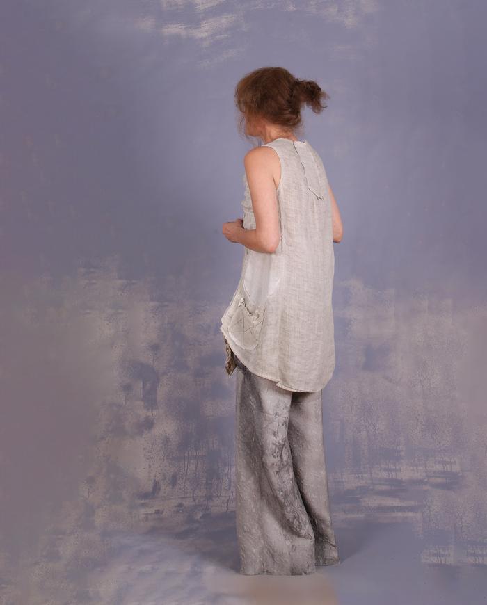 'running through flaxen fields' detailed summer top