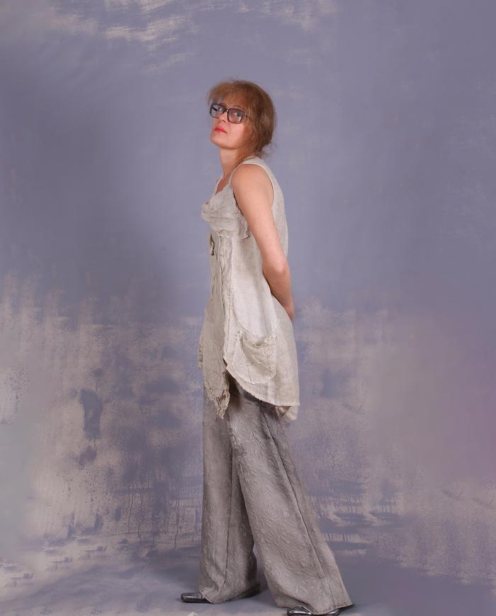 'running through flaxen fields' detailed summer top