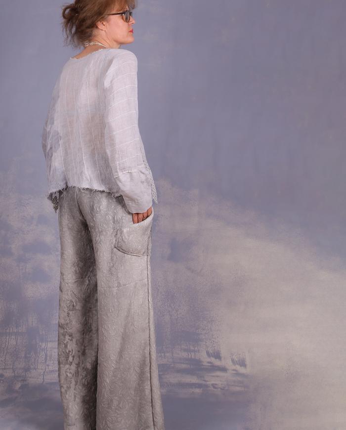 'de-lightfully versatile' European linen gauze summer blouse