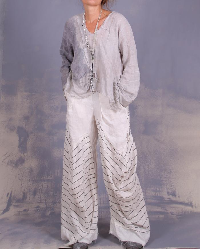 'de-lightfully versatile' European linen gauze summer blouse