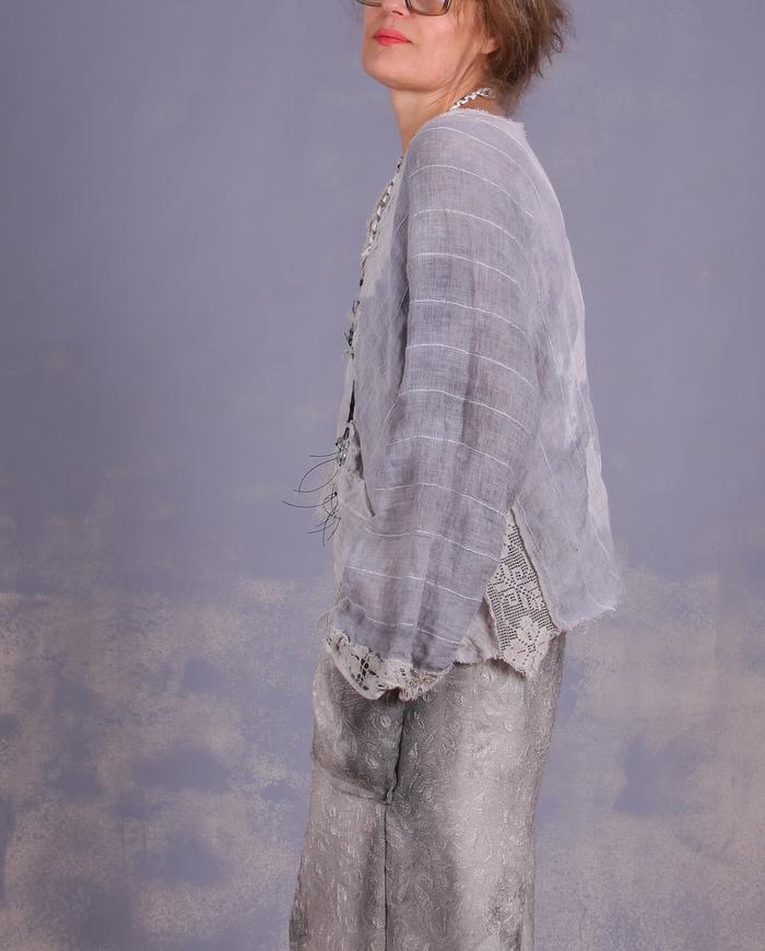 'de-lightfully versatile' European linen gauze summer blouse