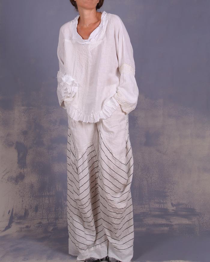 'always on the loose' roomy white summer top