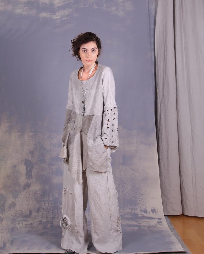 'neutral with a twist' light gray high-waisted linen pant