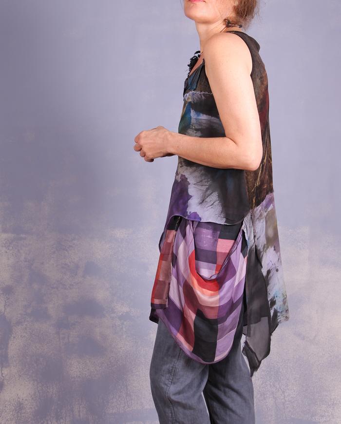 'colorfully mixed' detailed long sleeveless top