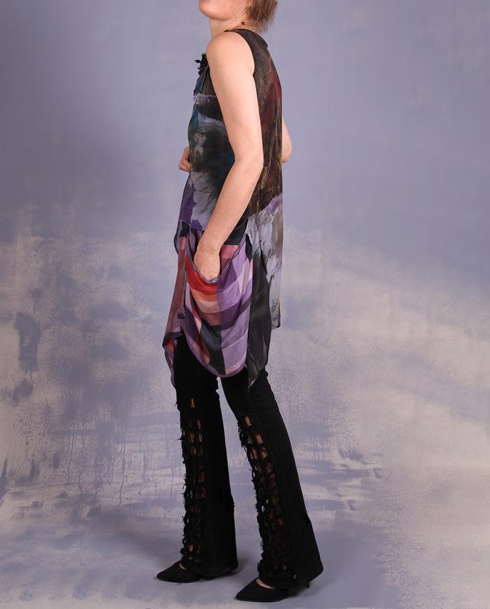 'colorfully mixed' detailed long sleeveless top