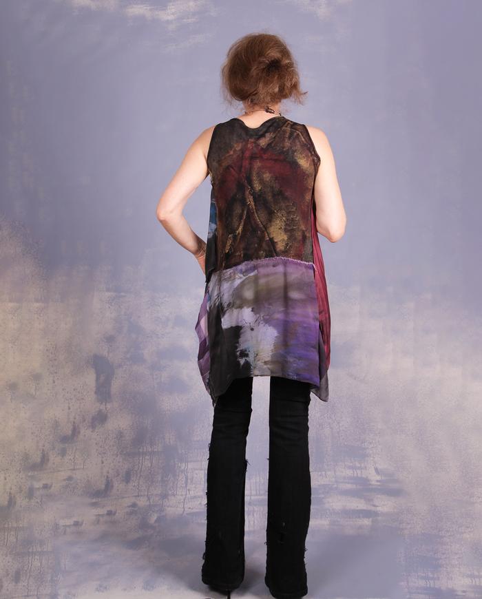 'colorfully mixed' detailed long sleeveless top