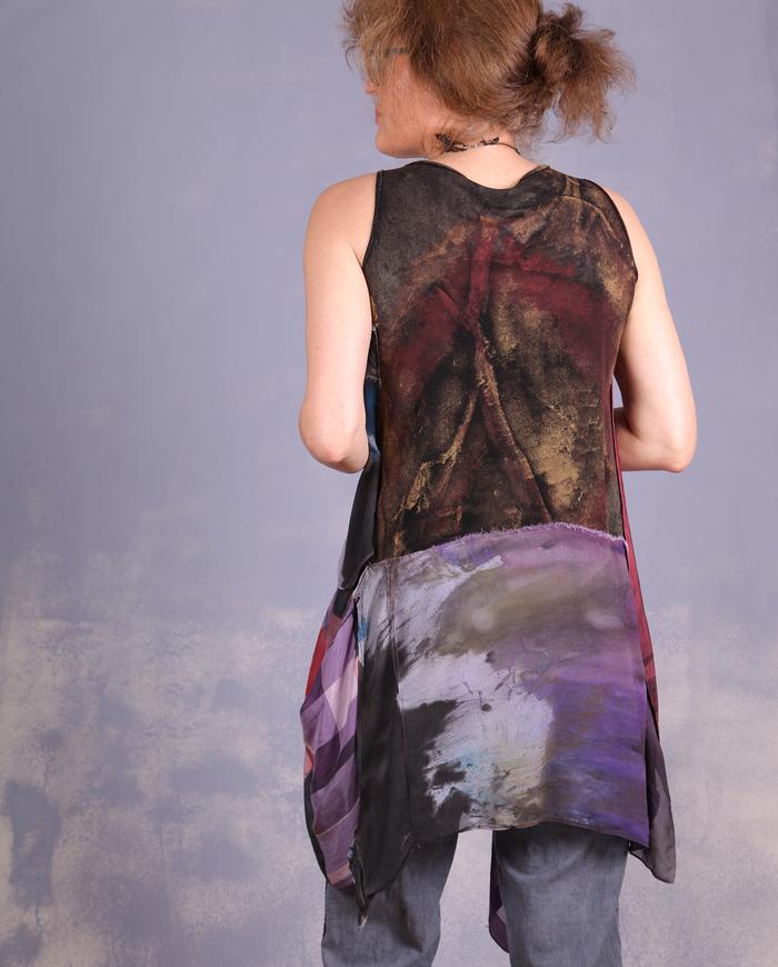 'colorfully mixed' detailed long sleeveless top