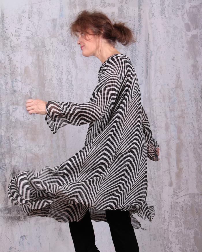 double-layer silk chiffon psychedelic black and white print oversized tunic/dress