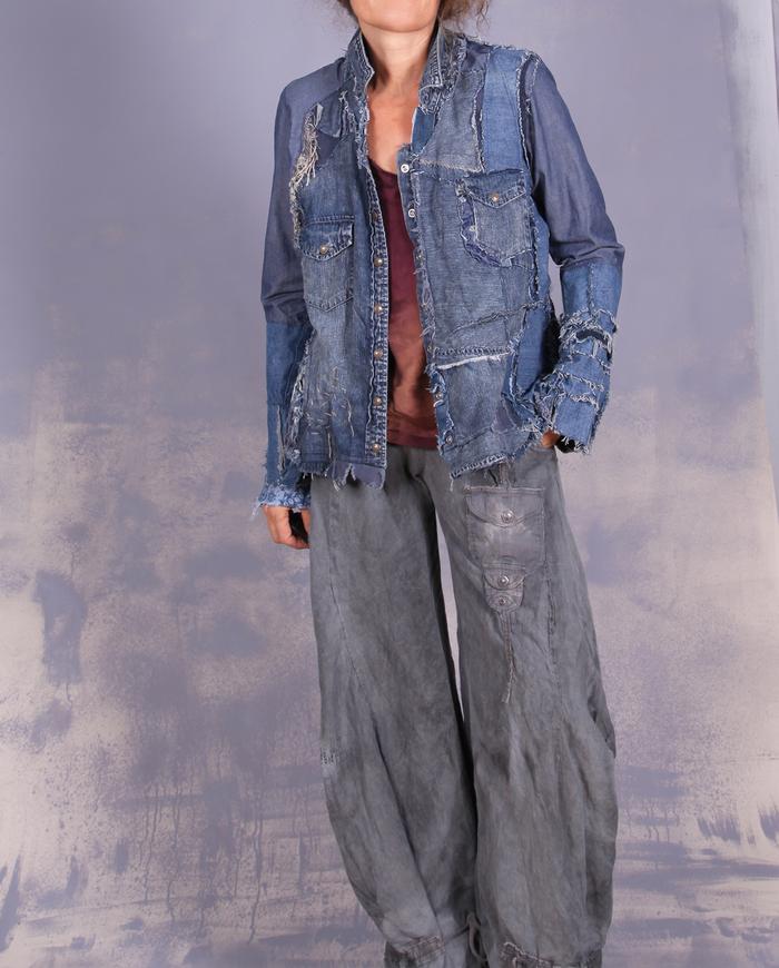 'bringing art to denim' detailed jeans jacket