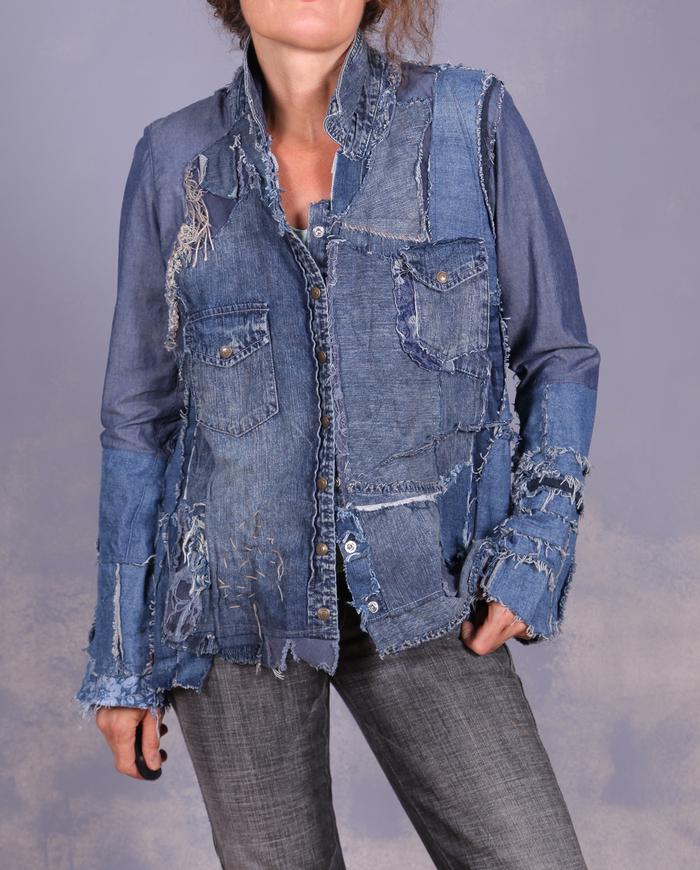 'bringing art to denim' detailed jeans jacket