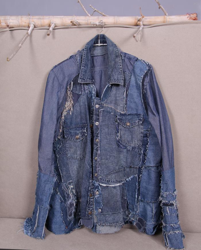 'bringing art to denim' detailed jeans jacket