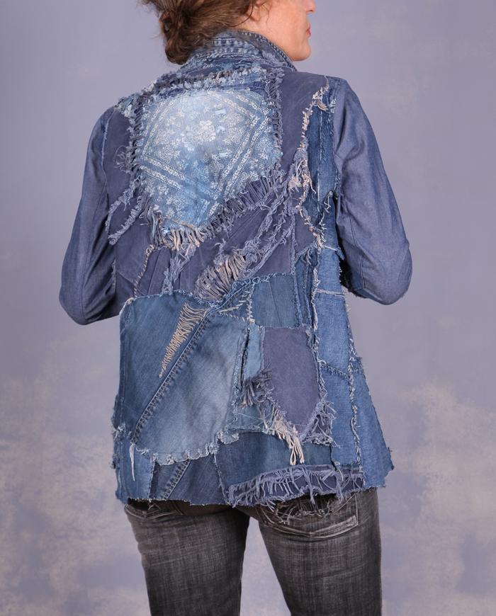 'bringing art to denim' detailed jeans jacket