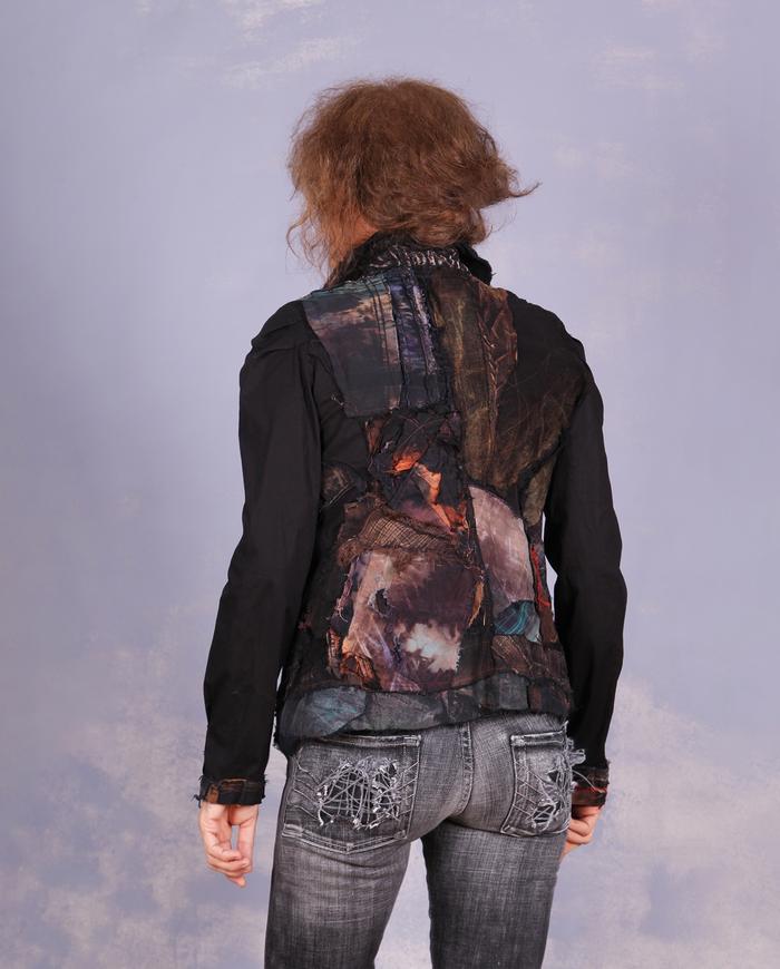 'to the center of the Earth' detailed short art jacket
