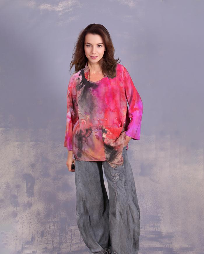 'cruising through colors' lightweight top with pocket