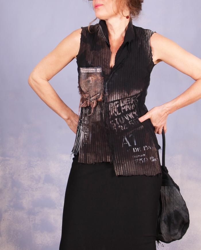 'gracefully sculptural' fitted stretch modern top