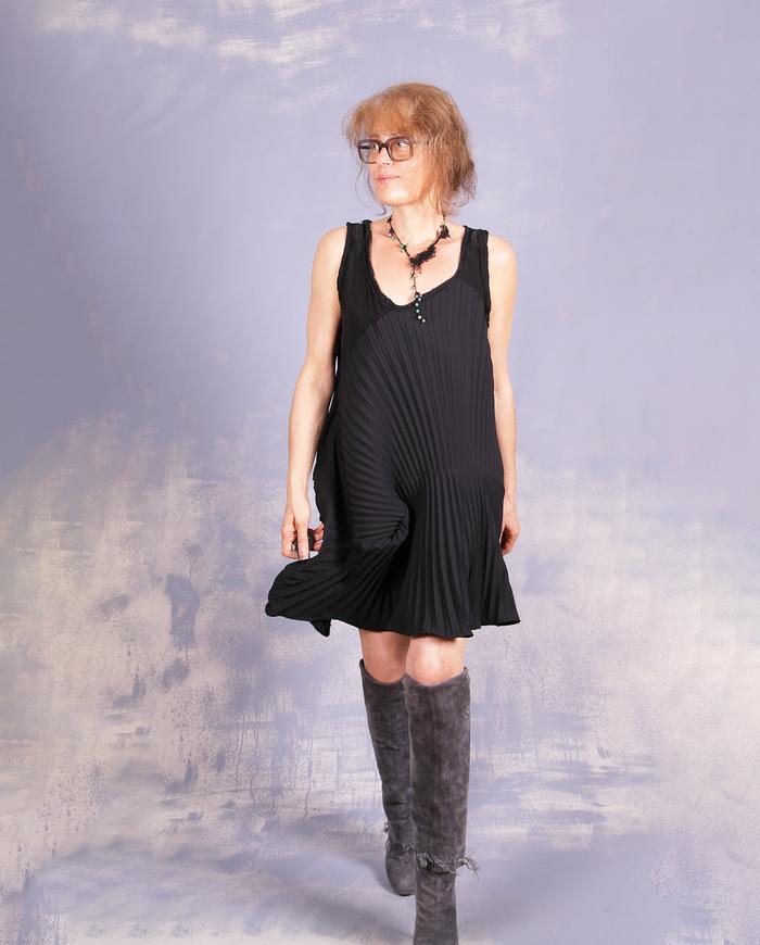 'sculptural shape shifter' avant-garde pleated black minidress/tunic
