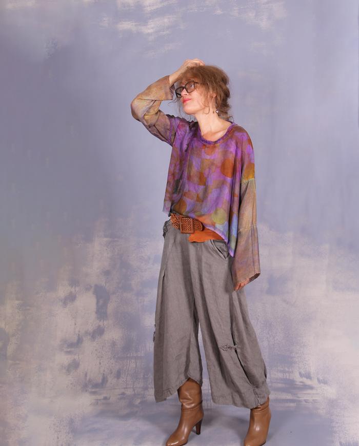 'under many op-art suns' lightweight one size silk blouse